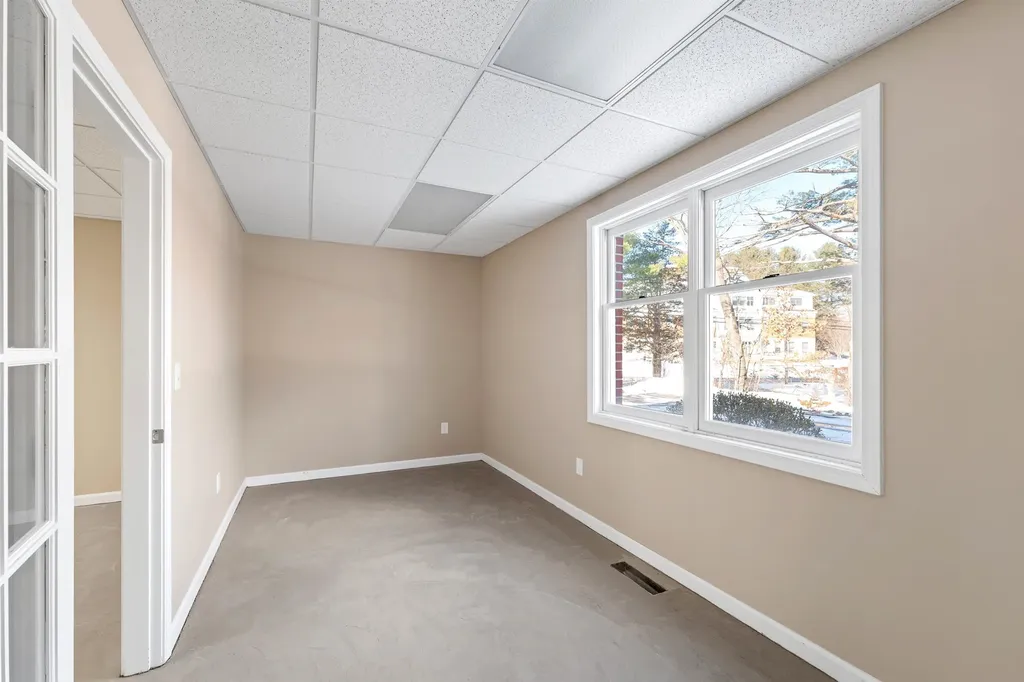 5 Buttrick Road Londonderry NH 03053