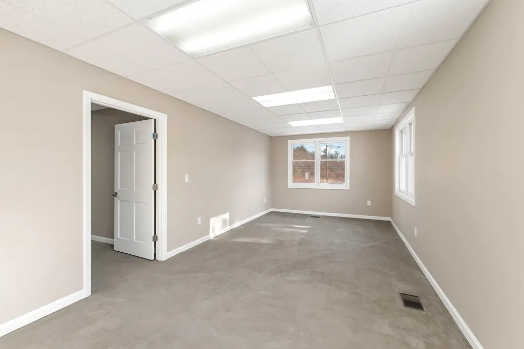 5 Buttrick Road Londonderry NH 03053