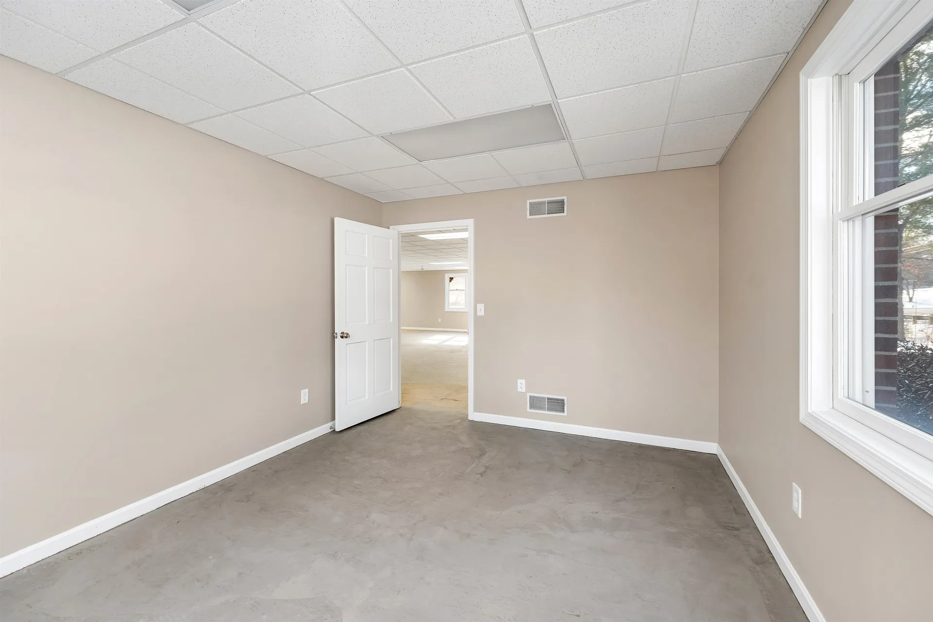 5 Buttrick Road Londonderry NH 03053