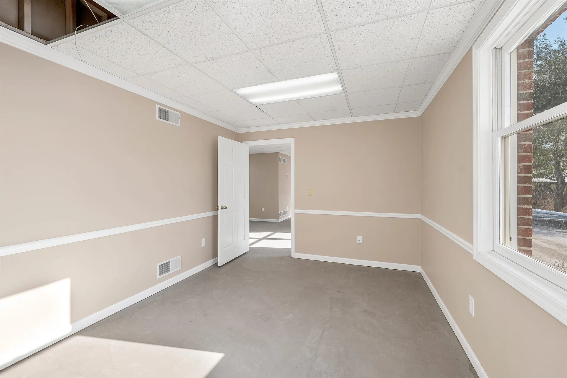 5 Buttrick Road Londonderry NH 03053