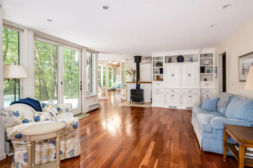 45 Moharimet Drive Madbury NH 03823