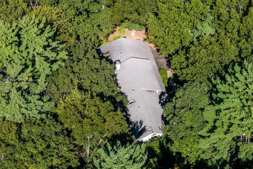 45 Moharimet Drive Madbury NH 03823