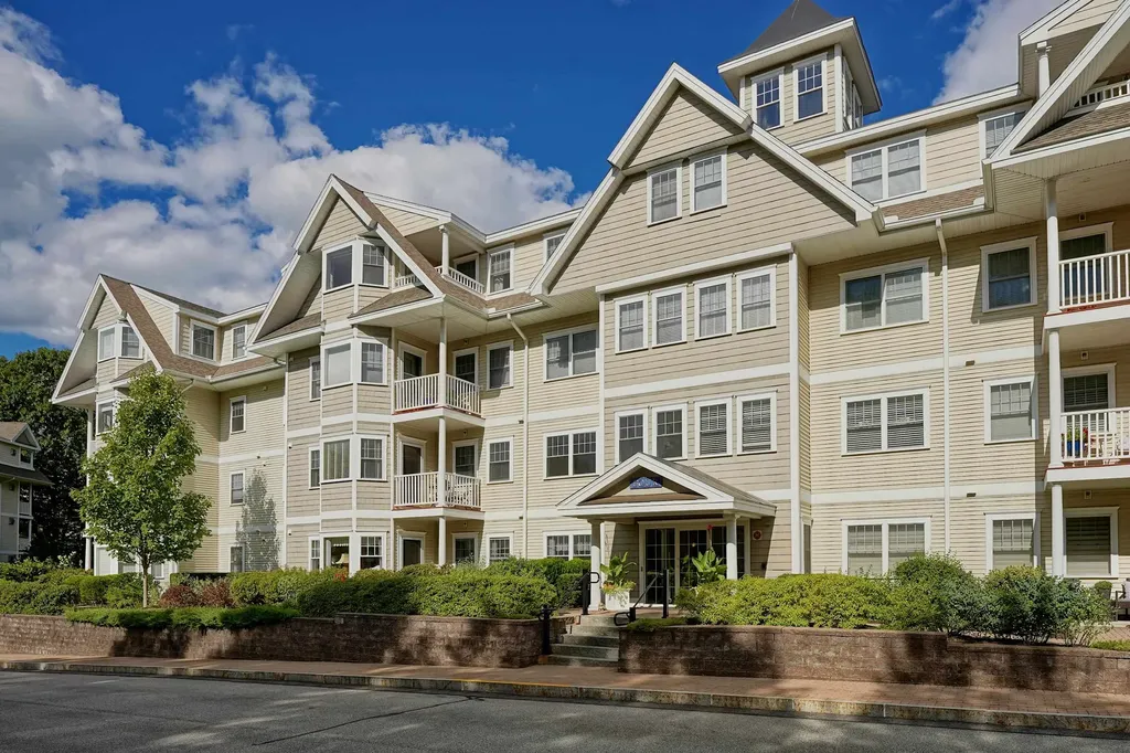 4 Sterling Hill Lane Exeter NH 03833