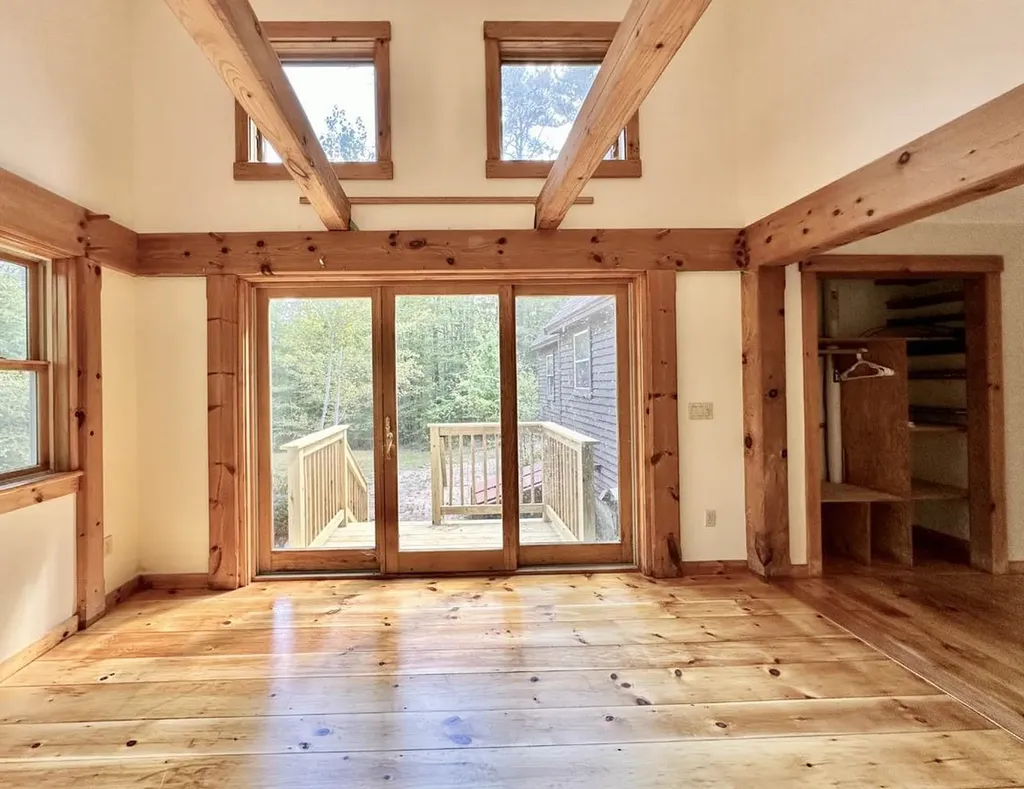 12 Wolfe Den Drive New Hampton NH 03256