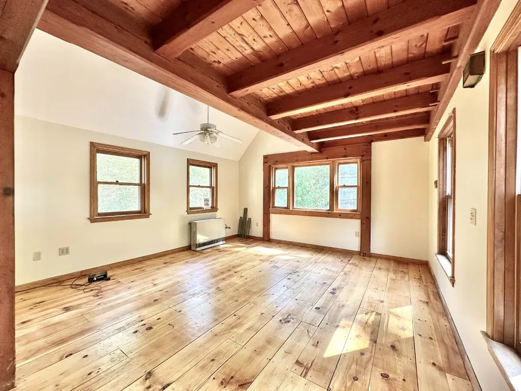 12 Wolfe Den Drive New Hampton NH 03256