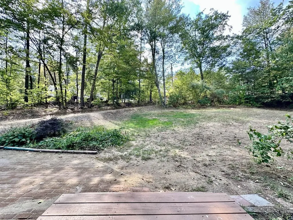 12 Wolfe Den Drive New Hampton NH 03256