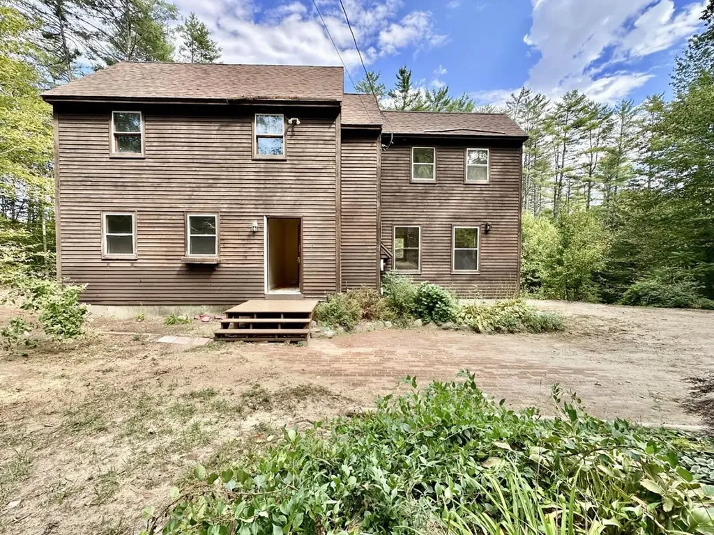 12 Wolfe Den Drive New Hampton NH 03256