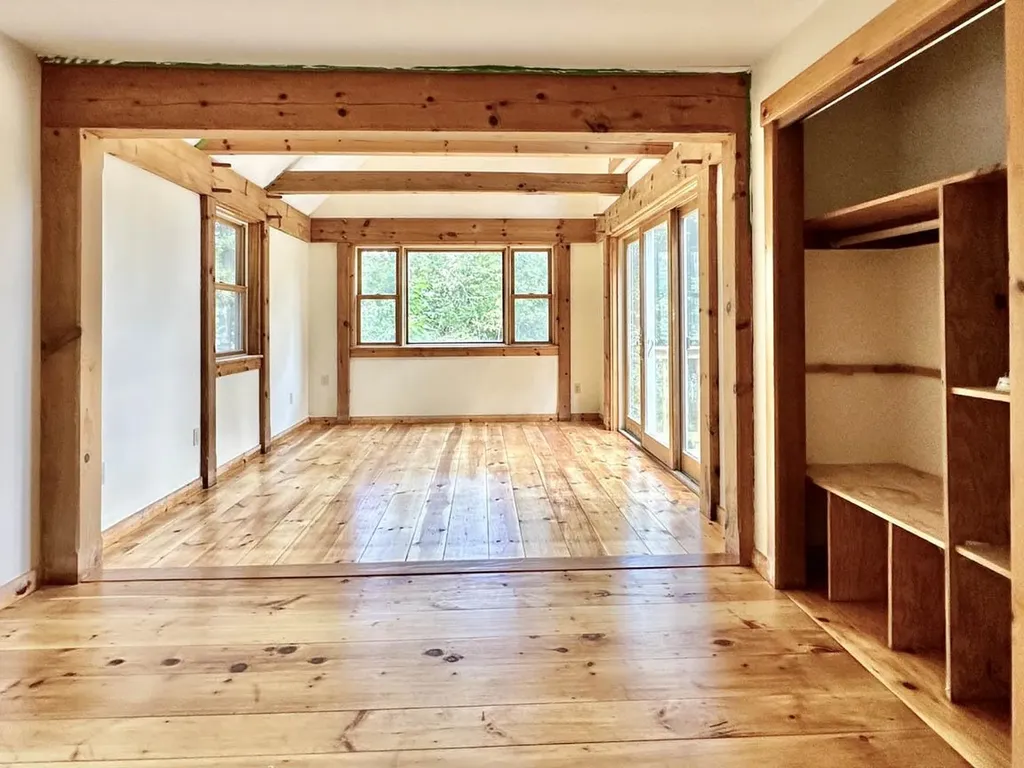 12 Wolfe Den Drive New Hampton NH 03256