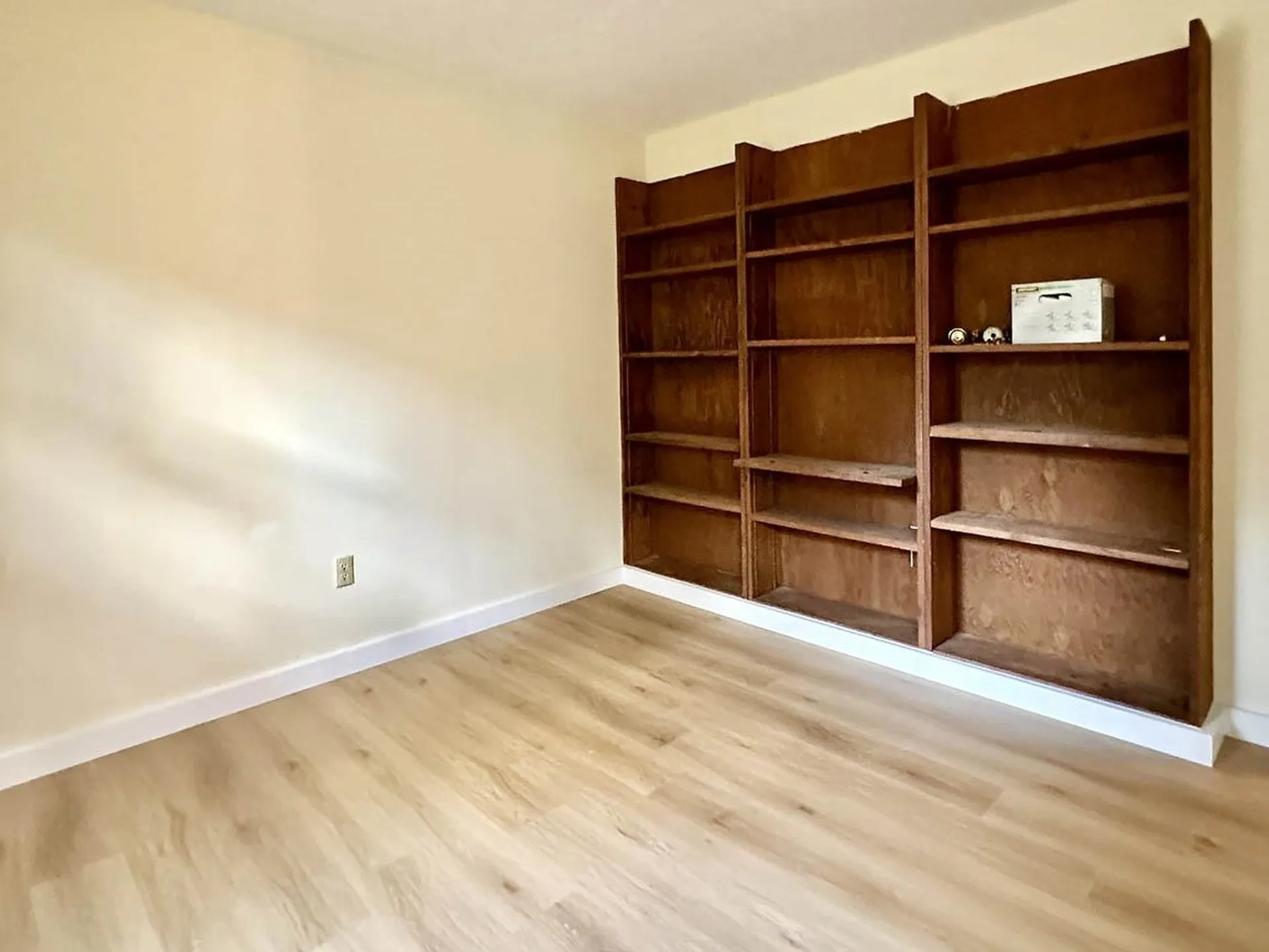 12 Wolfe Den Drive New Hampton NH 03256