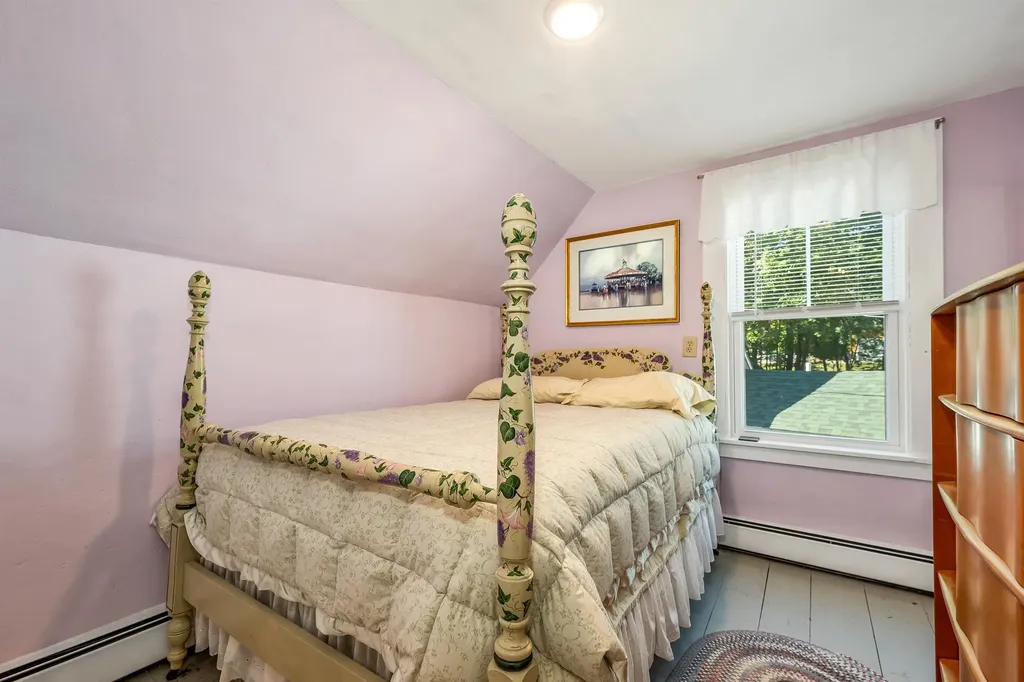 8 Pine Hill Road Wolfeboro NH 03894