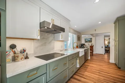 8 Pine Hill Road Wolfeboro NH 03894