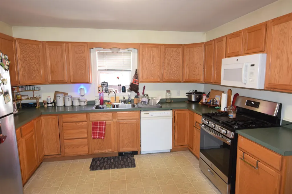 17 Meadow Road Goshen NH 03752