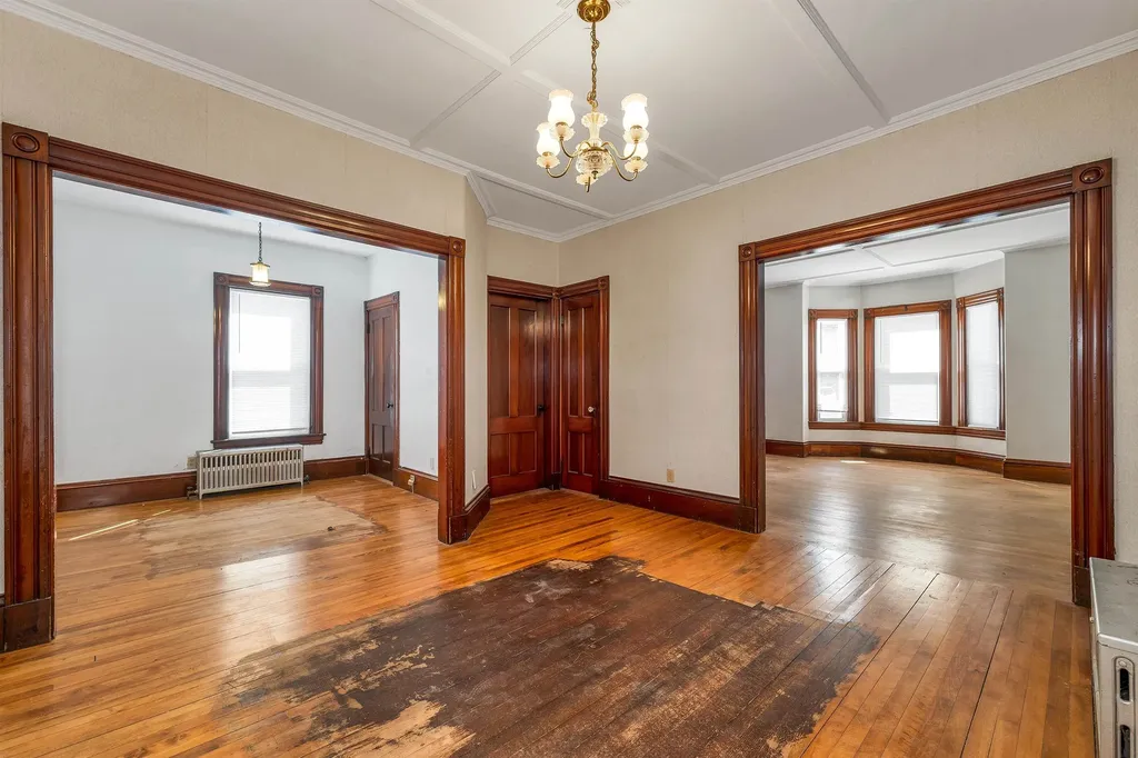 32 Summer Street Laconia NH 03246