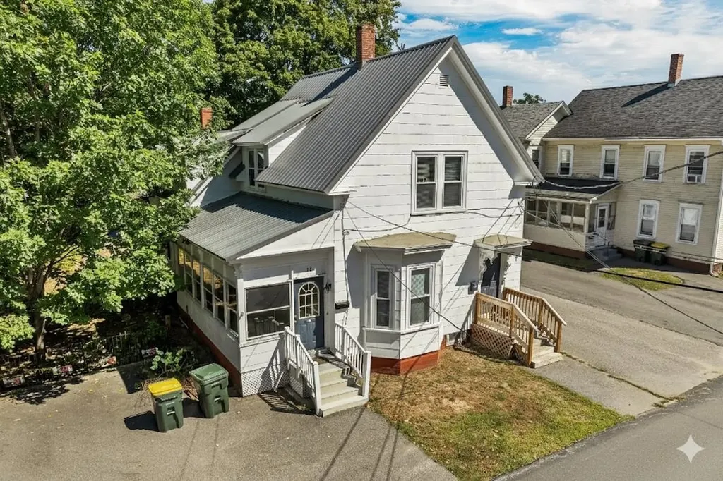 32 Summer Street Laconia NH 03246