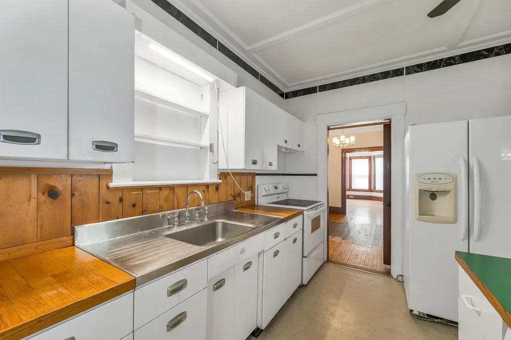 32 Summer Street Laconia NH 03246