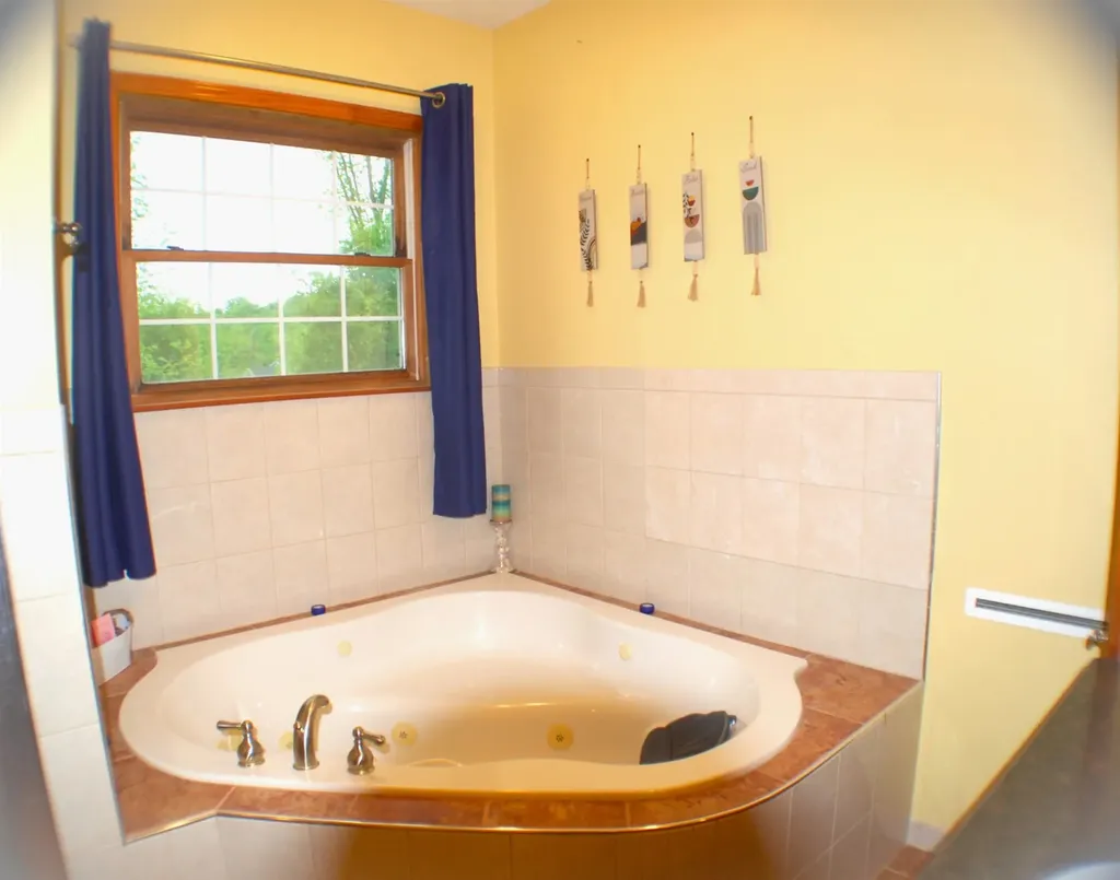 190 Decker Road Georgia VT 05468