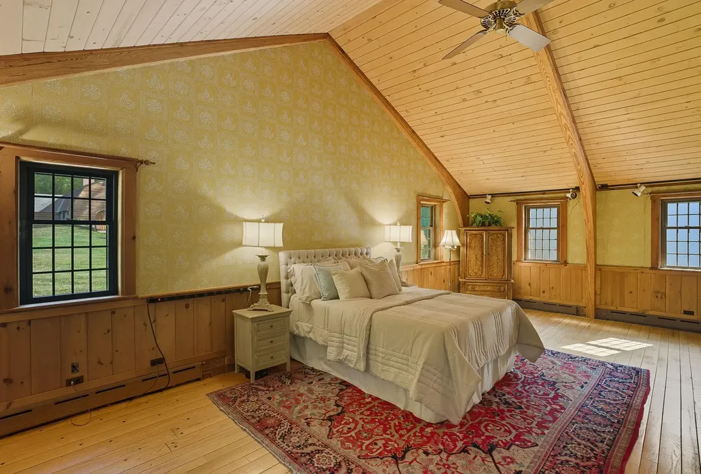 143 Worcester Road Hollis NH 03049