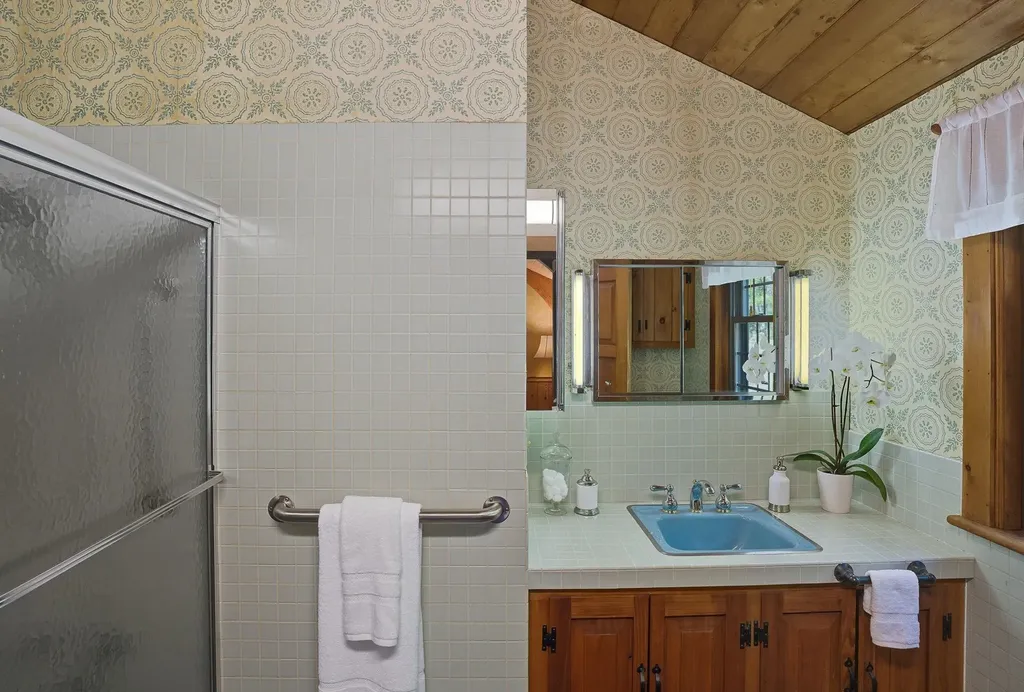 143 Worcester Road Hollis NH 03049