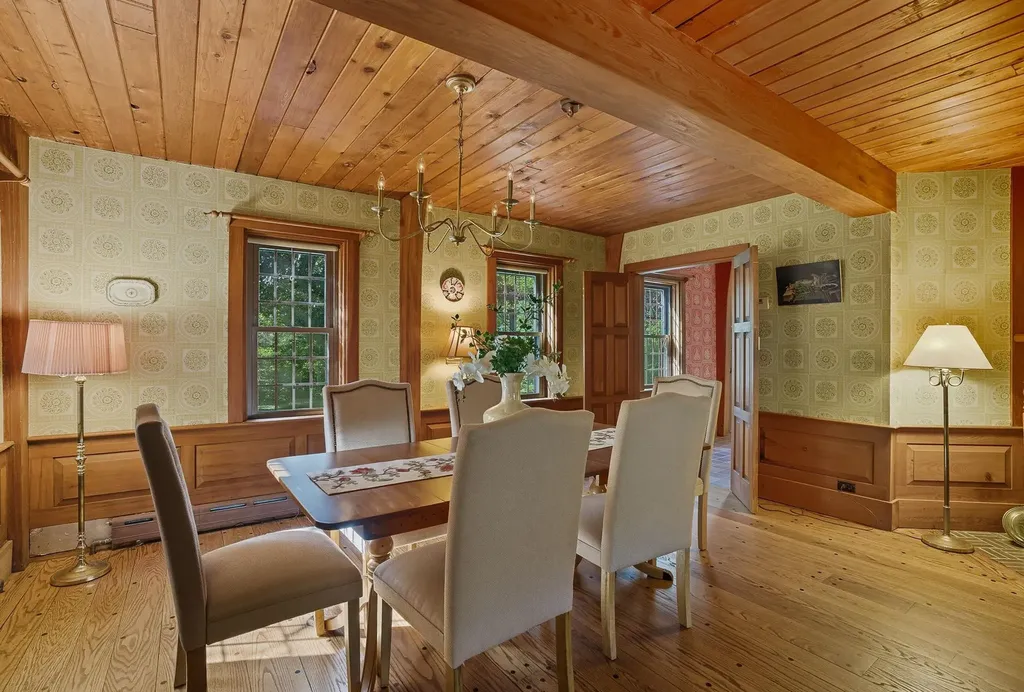 143 Worcester Road Hollis NH 03049