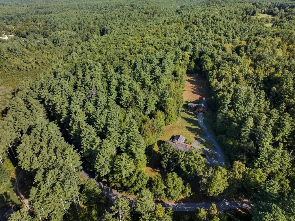 143 Worcester Road Hollis NH 03049