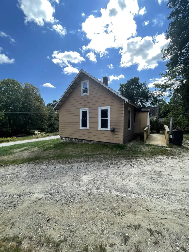 14 River Road Brentwood NH 03885