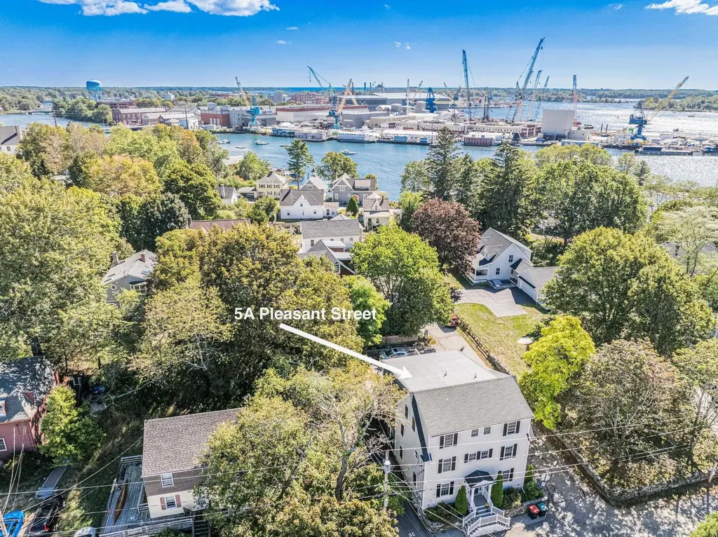 5 Pleasant Street Kittery ME 03904