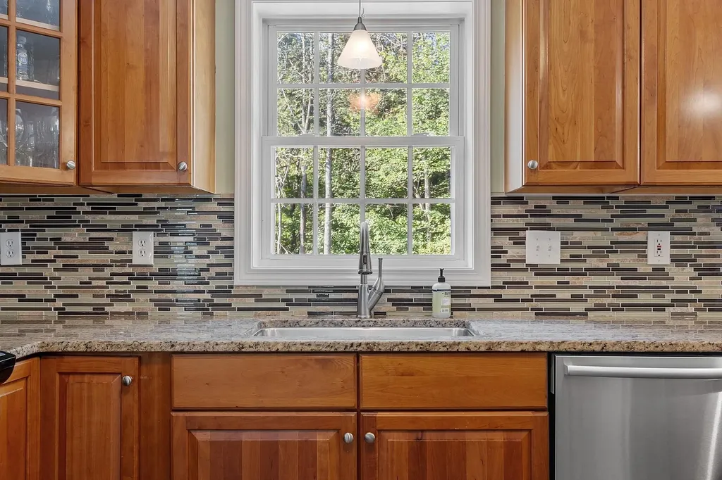 162 Tiffany Lane Manchester NH 03104