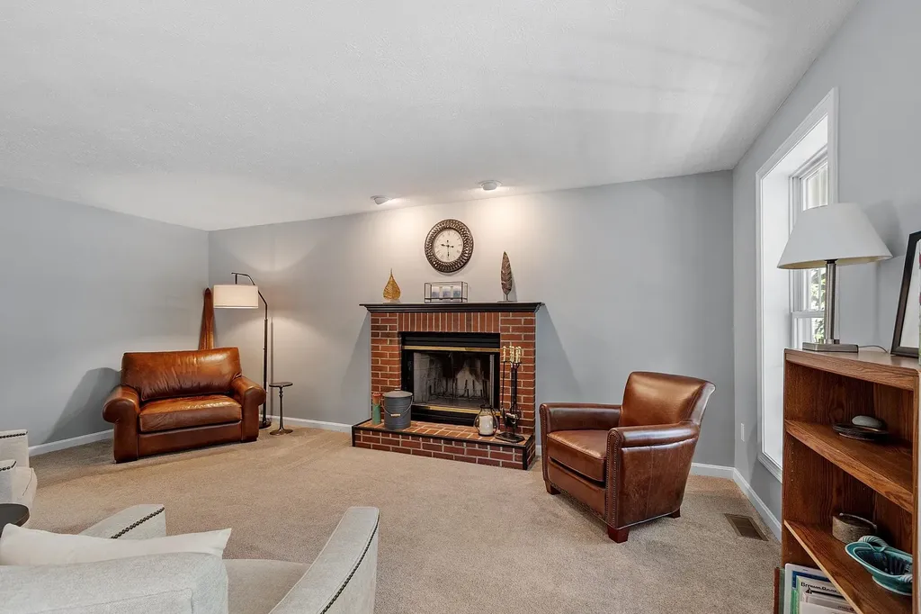 162 Tiffany Lane Manchester NH 03104