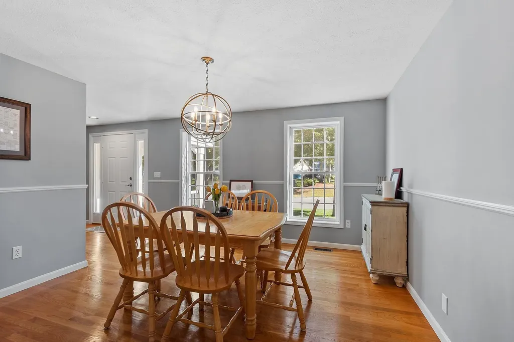 162 Tiffany Lane Manchester NH 03104