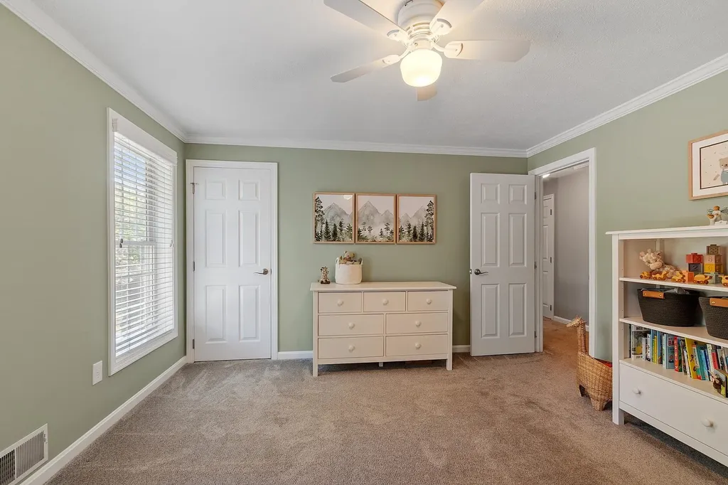 162 Tiffany Lane Manchester NH 03104