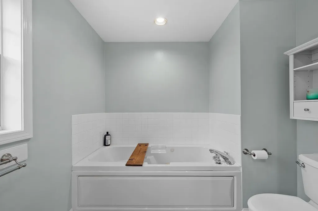 162 Tiffany Lane Manchester NH 03104