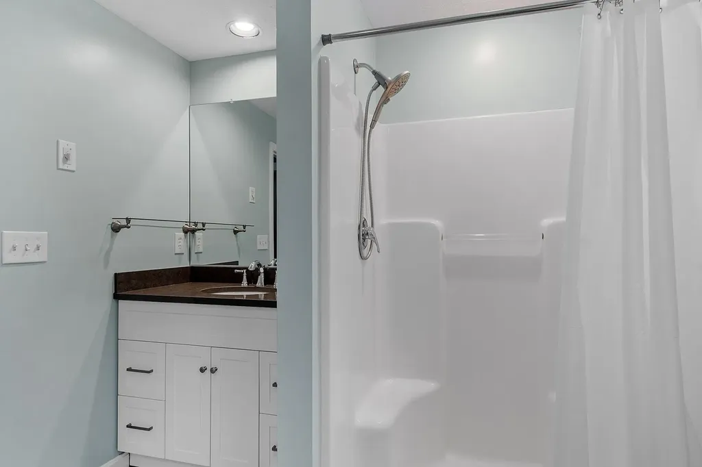 162 Tiffany Lane Manchester NH 03104