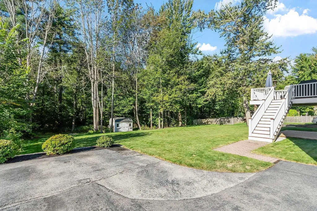 162 Tiffany Lane Manchester NH 03104