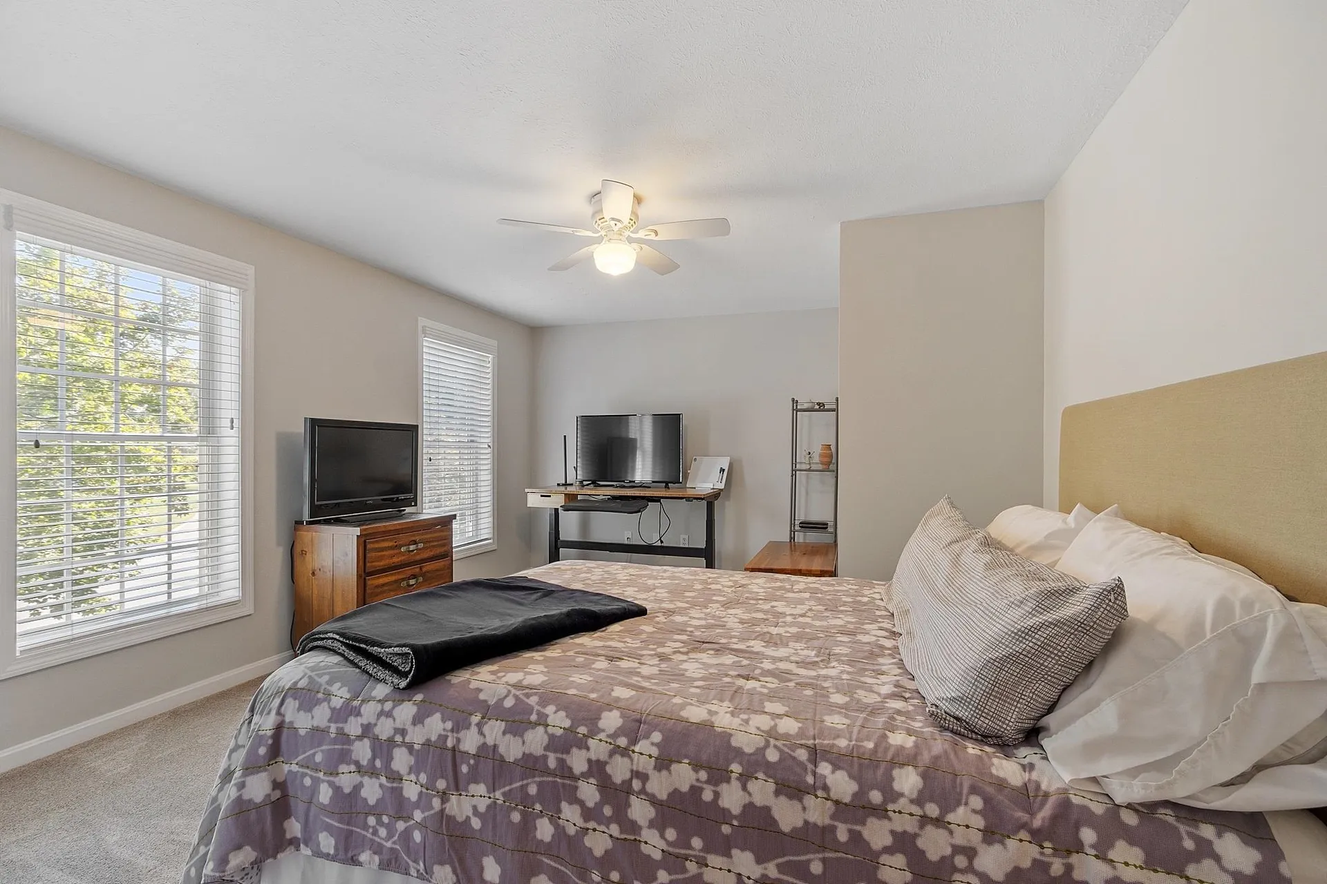 162 Tiffany Lane Manchester NH 03104