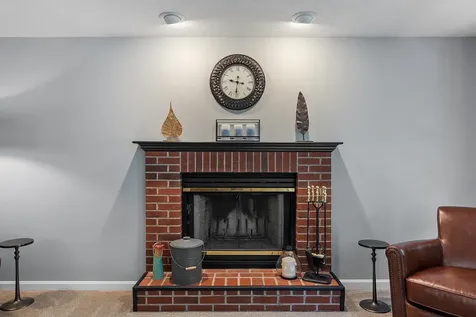 162 Tiffany Lane Manchester NH 03104