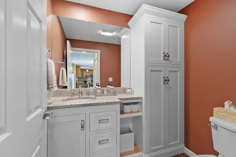 162 Tiffany Lane Manchester NH 03104