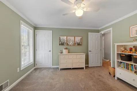 162 Tiffany Lane Manchester NH 03104