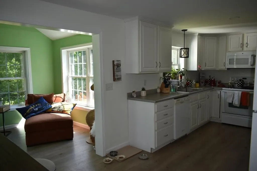 27 Amanda Drive Hudson NH 03051