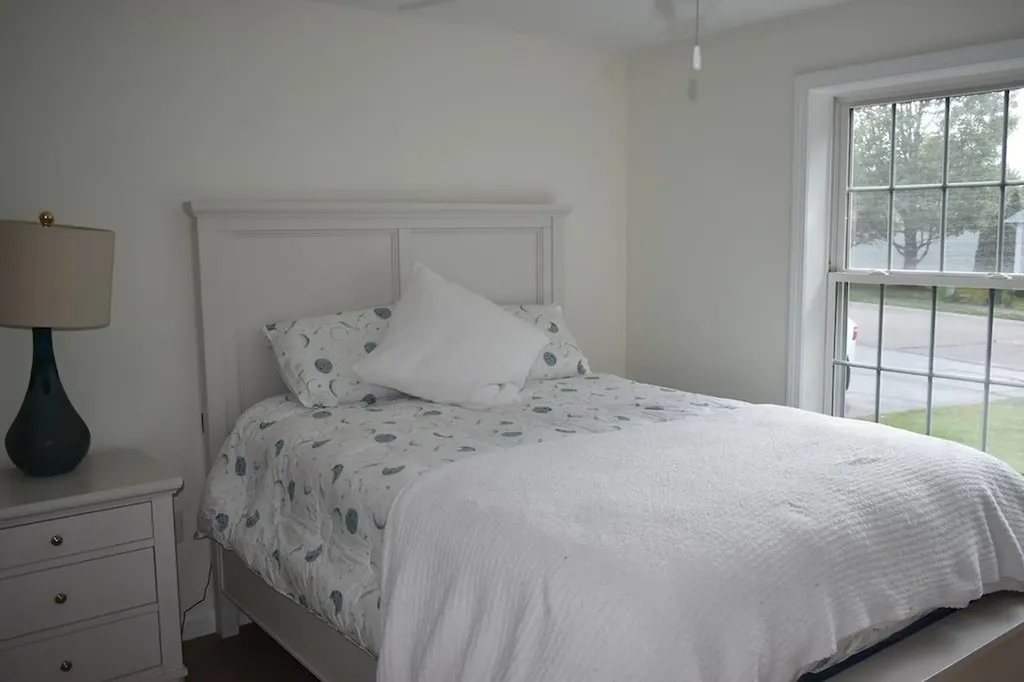 27 Amanda Drive Hudson NH 03051