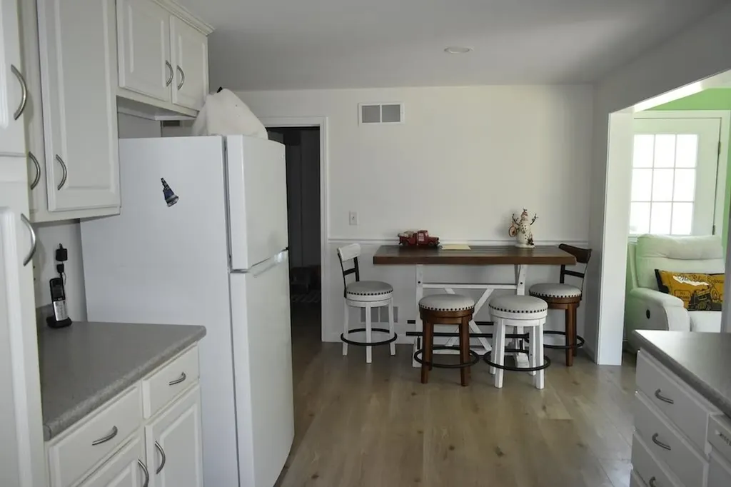 27 Amanda Drive Hudson NH 03051