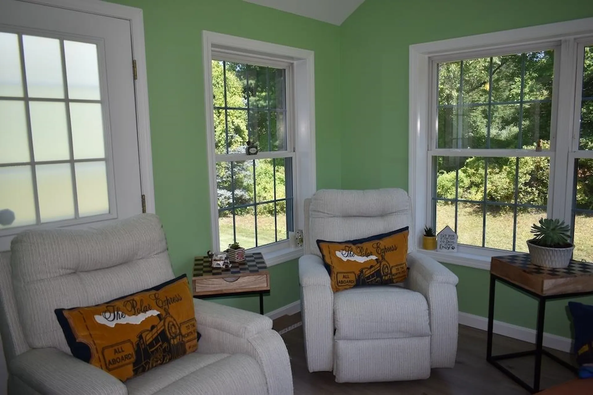 27 Amanda Drive Hudson NH 03051