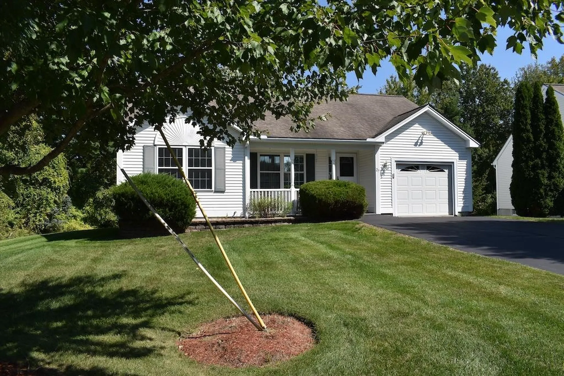 27 Amanda Drive Hudson NH 03051