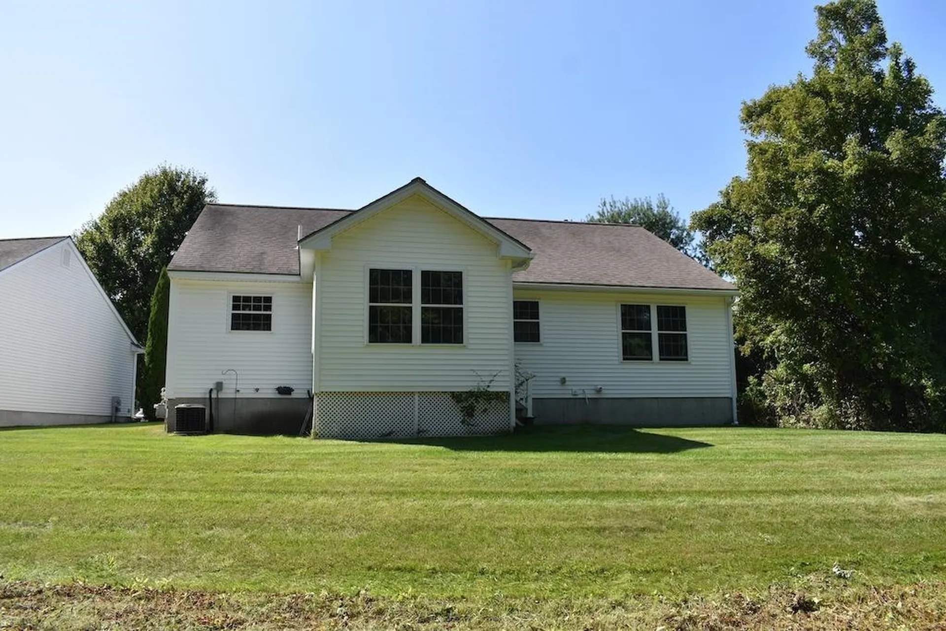 27 Amanda Drive Hudson NH 03051