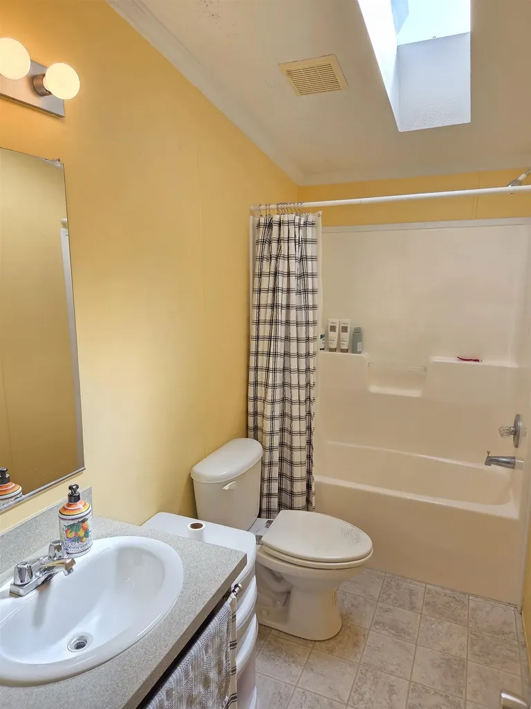 15 Mayhew Road Campton NH 03223