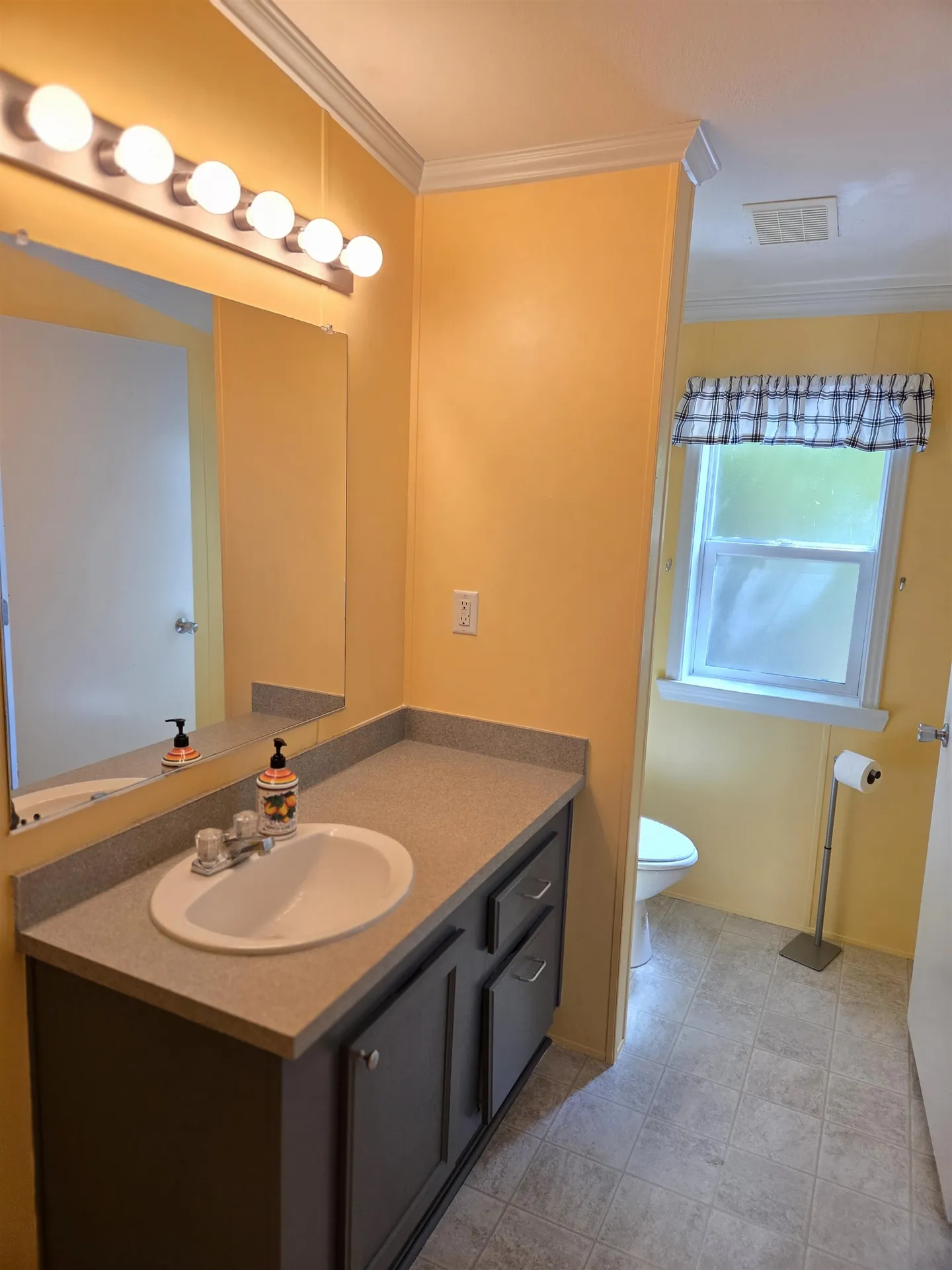 15 Mayhew Road Campton NH 03223