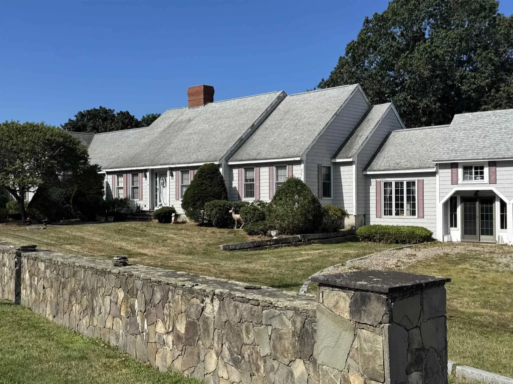 24 Locke Road Hampton NH 03842