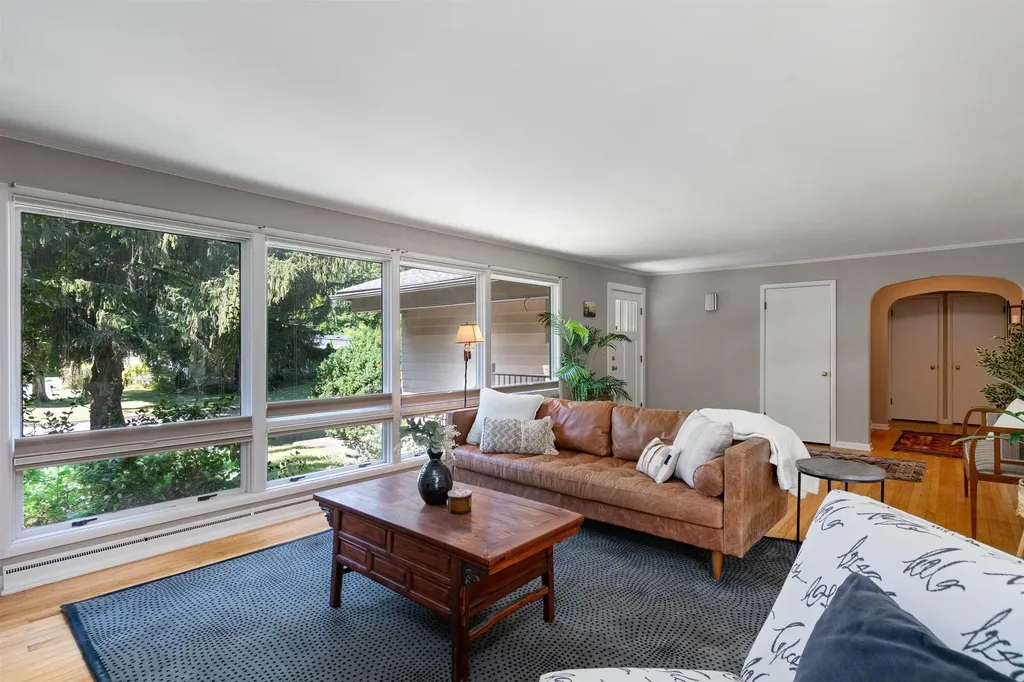 2 Crescent Road Burlington VT 05401-4116