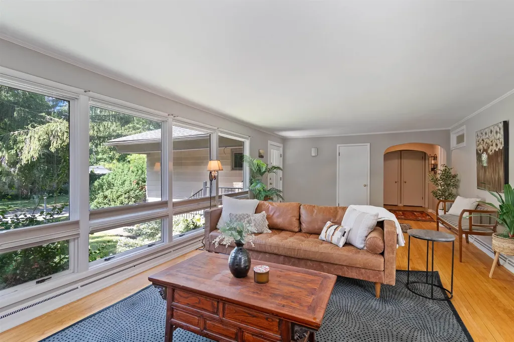 2 Crescent Road Burlington VT 05401-4116