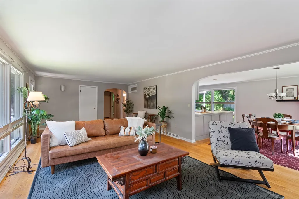 2 Crescent Road Burlington VT 05401-4116
