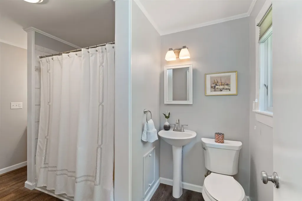 2 Crescent Road Burlington VT 05401-4116